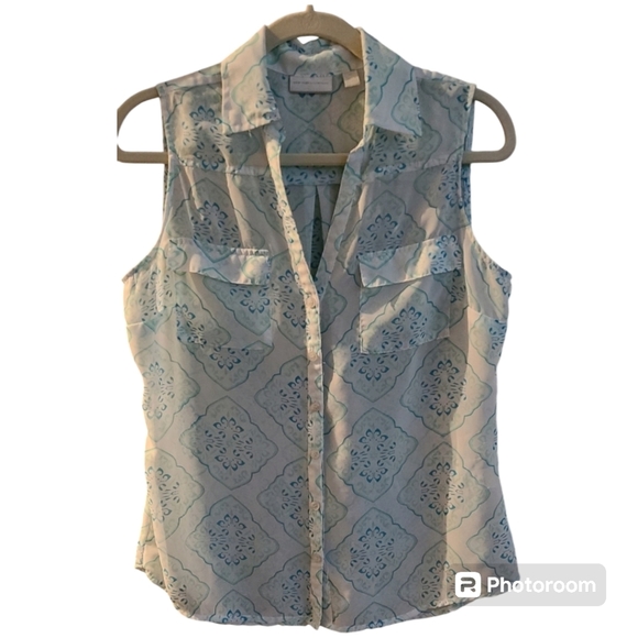 Sleeveless Blouse NEW YORK AND CO SIZE‎ MEDIUM. SHEER FLORAL FEMININE - Picture 1 of 8